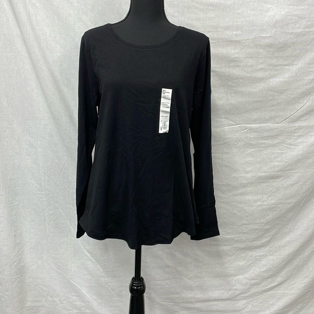 Sonoma long-sleeved Everyday Tee in black, size Large. NWT